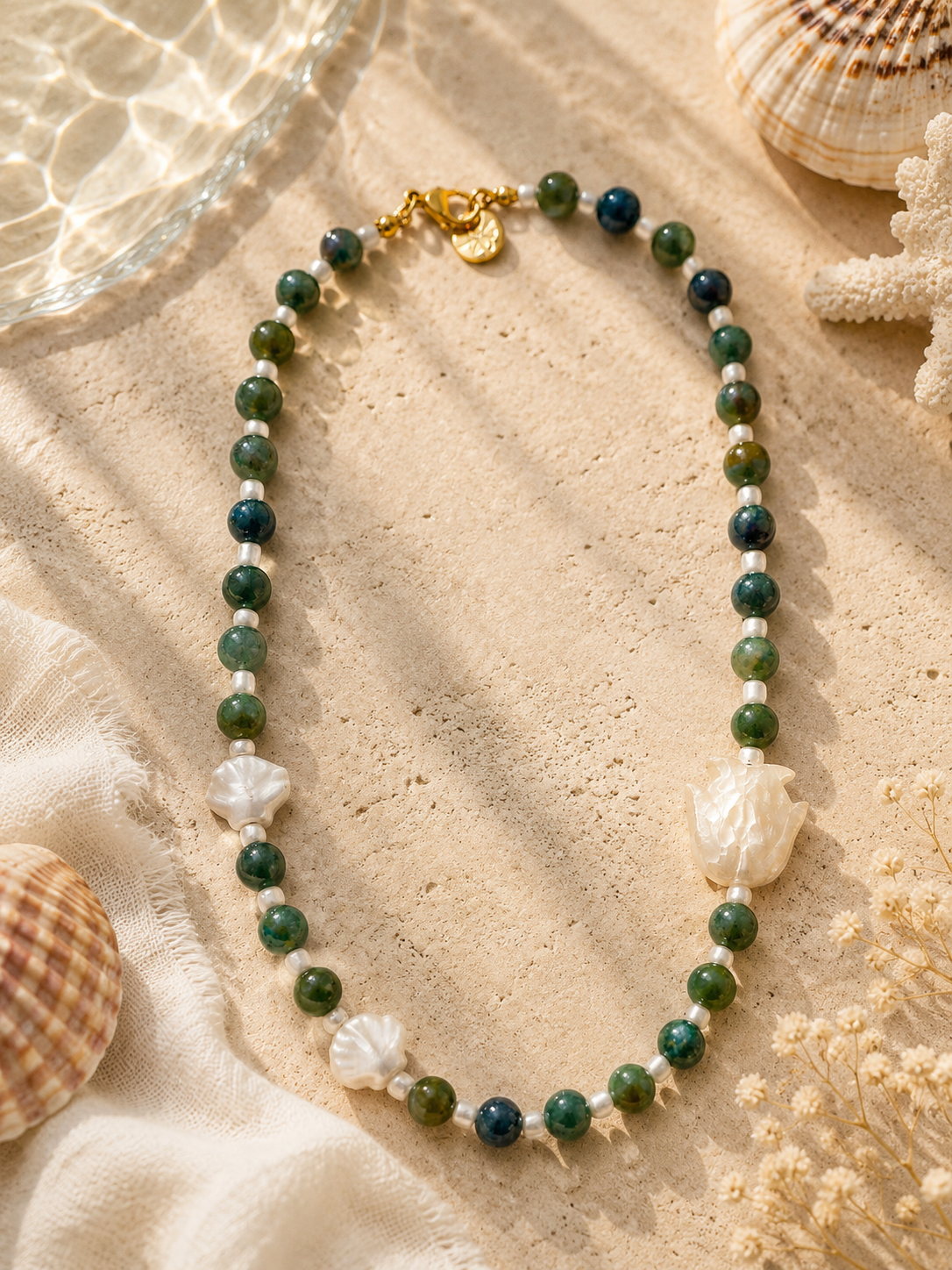 Collar bolas verdes