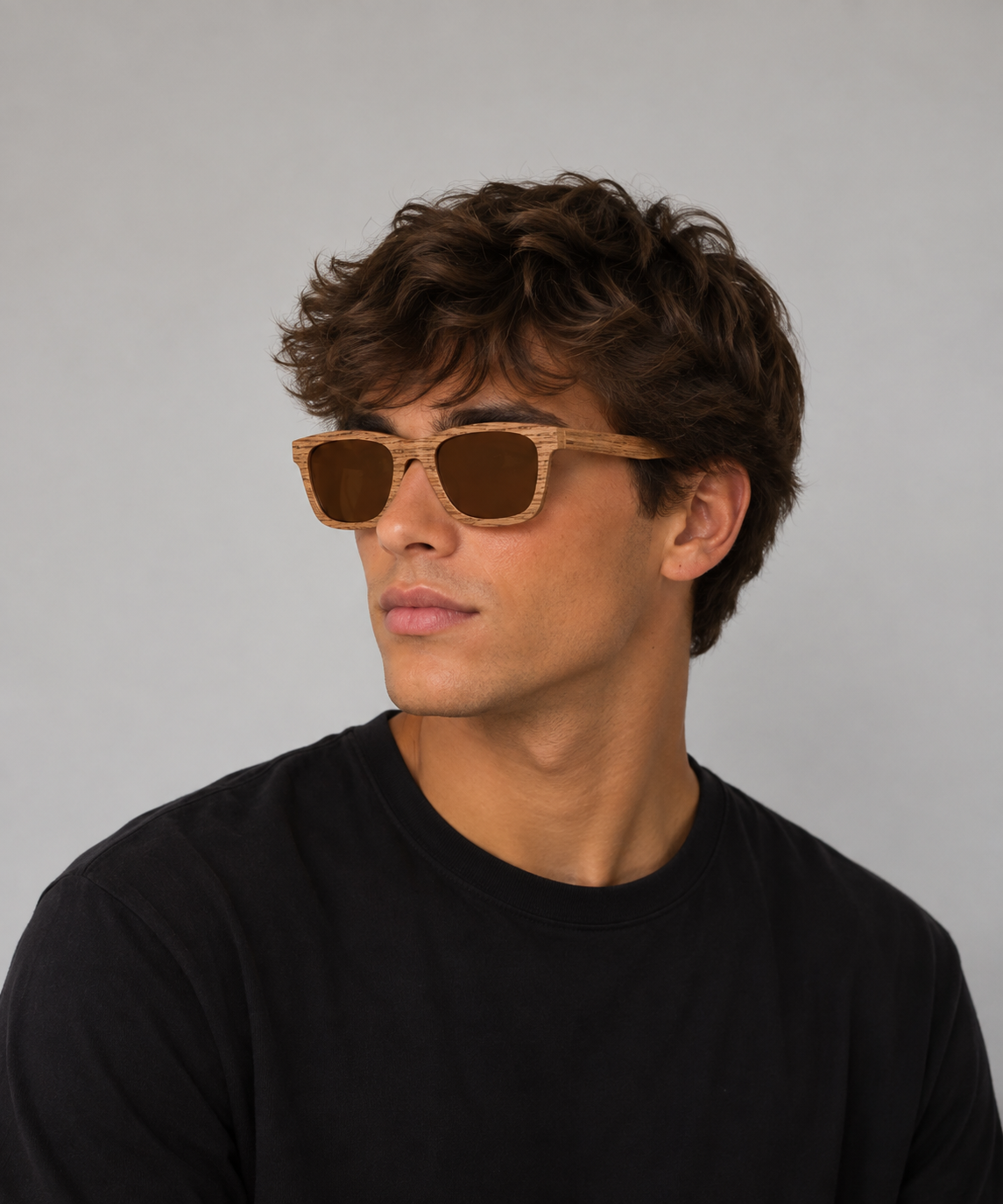 Gafas de madera con espejo marrón