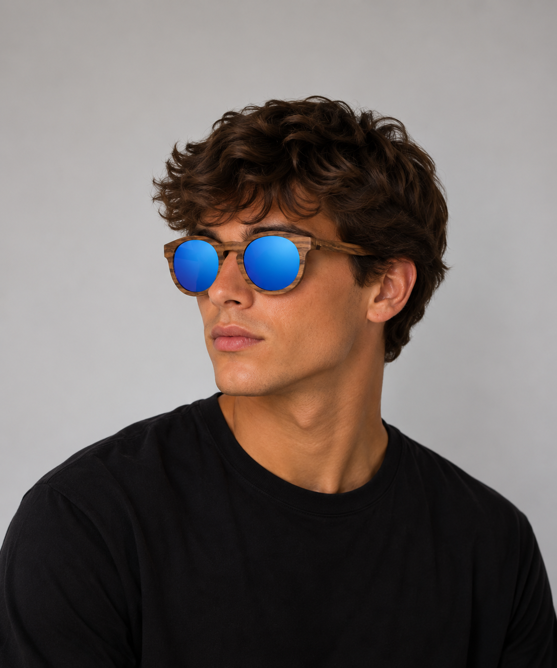 Gafas de madera redondas con espejo azul