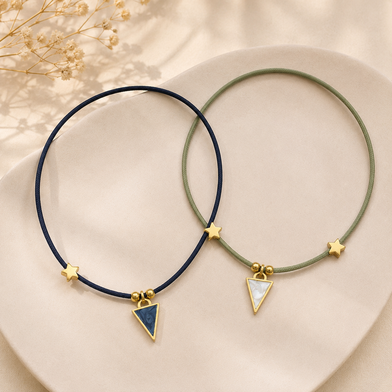 Collar Triangle Estrellas