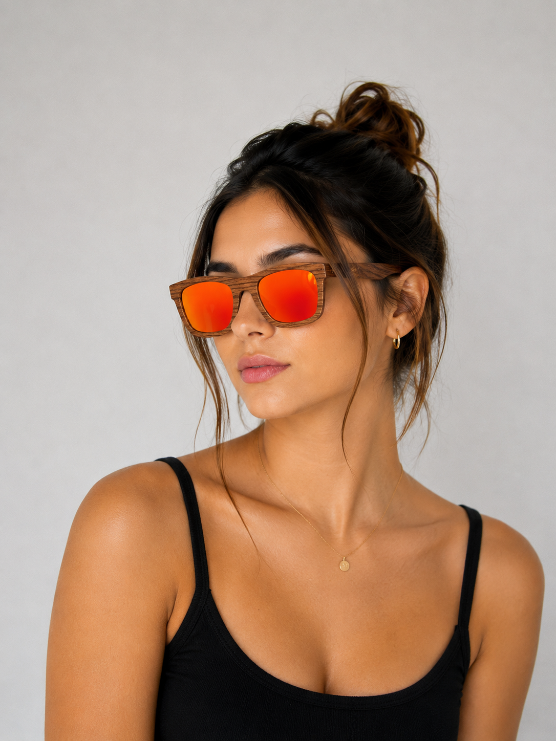 Gafas de madera con espejo naranja