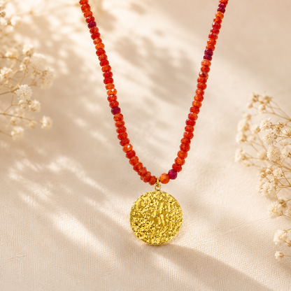 Collar piedrecitas rojo