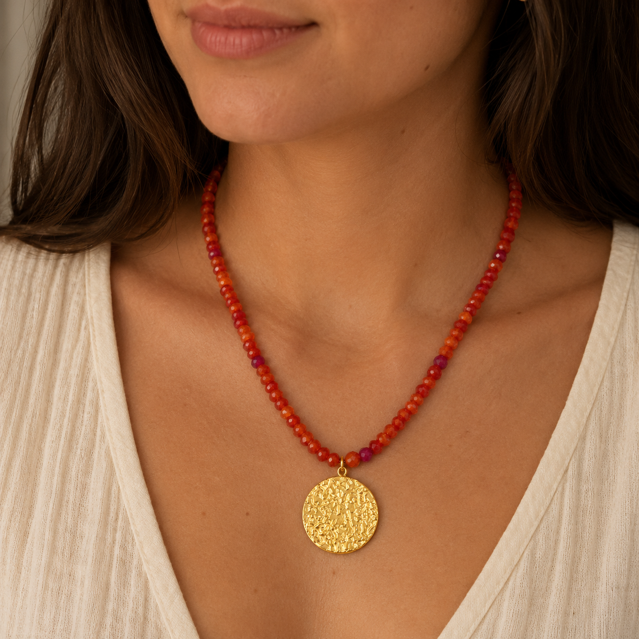 Collar piedrecitas rojo