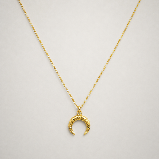 Collar cadena fina media luna