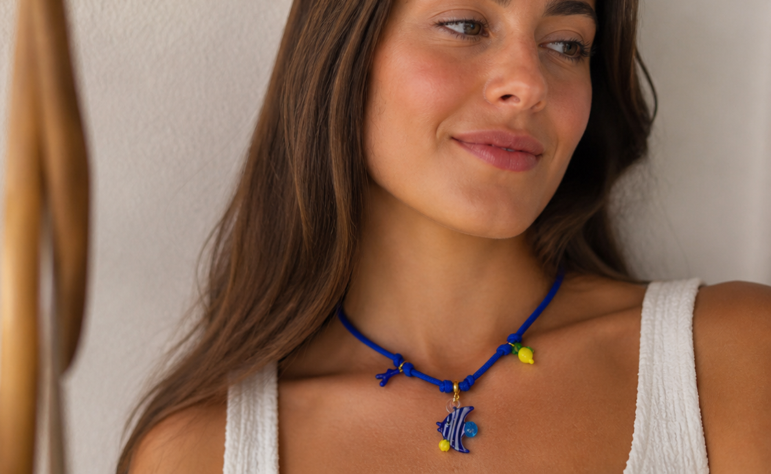 Collar dory con charms