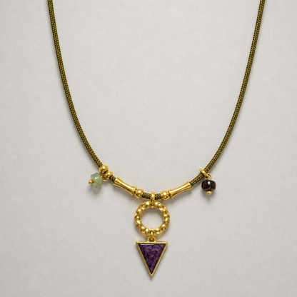 Collar triángulo