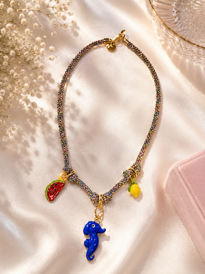 Collar caballito de mar y frutas