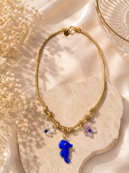 Collar caballito de mar con estrellas