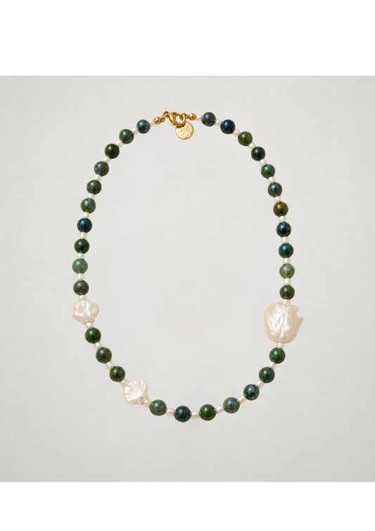 Collar bolas verdes