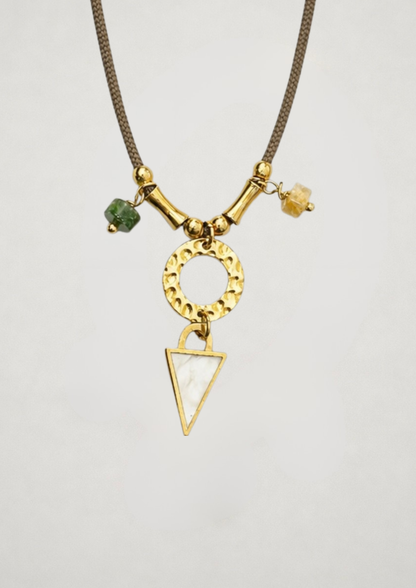 Collar Triángulo