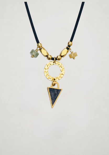Collar Triángulo