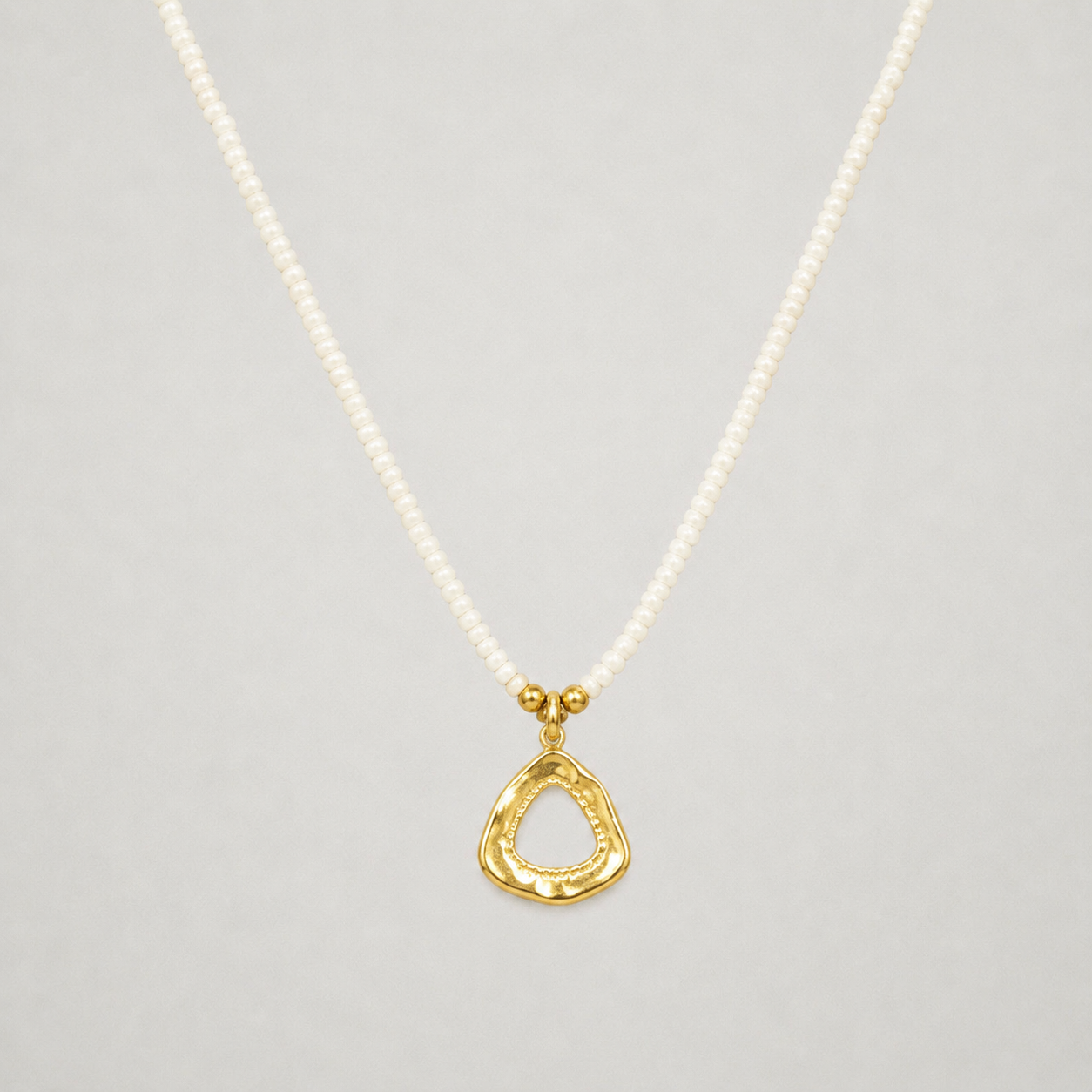 Collar piedras blanco