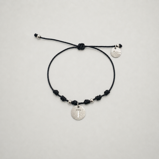 Pulsera inicial plateada