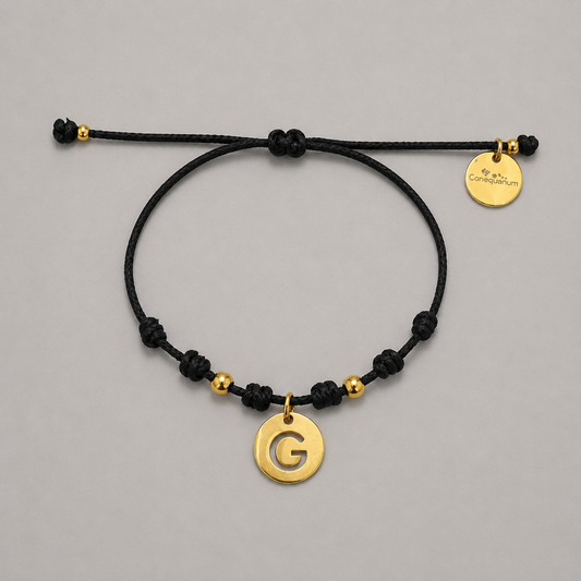 Pulsera inicial dorada