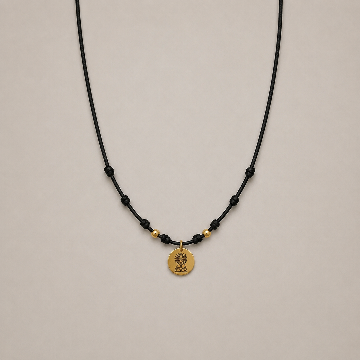 Collar virgen nudos