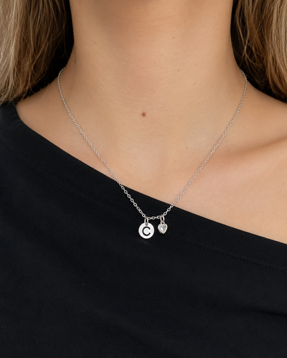Collar inicial de plata