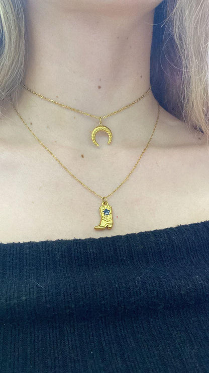 Collar cadena fina media luna