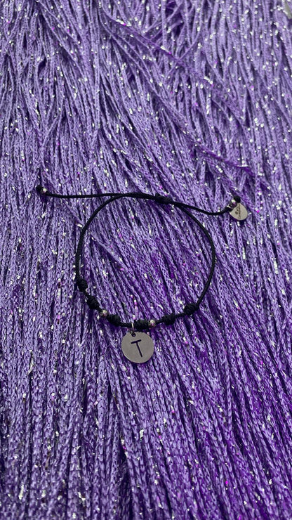 Pulsera inicial plateada